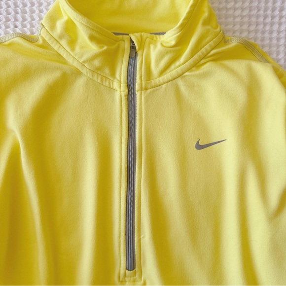 NIKE ELEMENT QUARTER ZIP LONG SLEEVE TOP sz S YELLOW RUNNING GOLF TENNIS TEE EUC - Picture 5 of 8